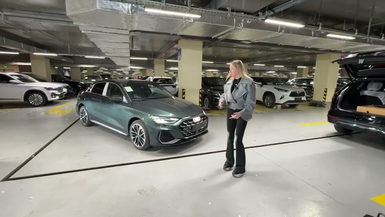 Мини ВАГ Audi A3L. Лиса рулит