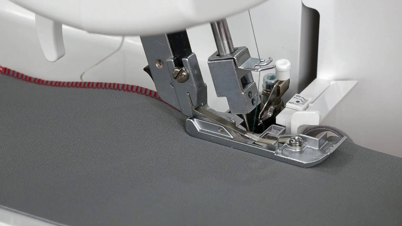 Taglia&cuci BERNINA L 460 / L 450: infilare e cucire, overlock a 2 fili