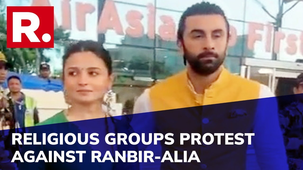 Protest Breaks Out Outside Mahakaleshwar Temple In Ujjain As Ranbir-Alia Visit To Offer Prayers