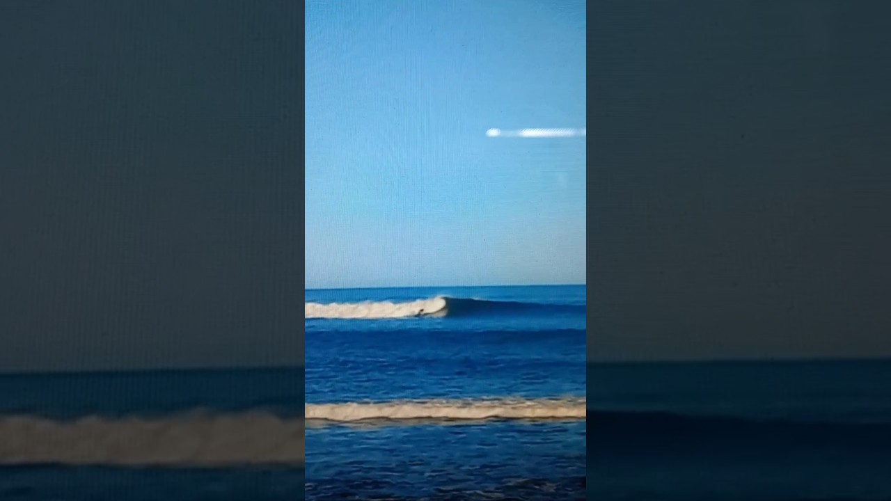 Twinzer surfing out West. Few clips from 1 of the morning sessions. #glassonfins #twinzer #nzsurf