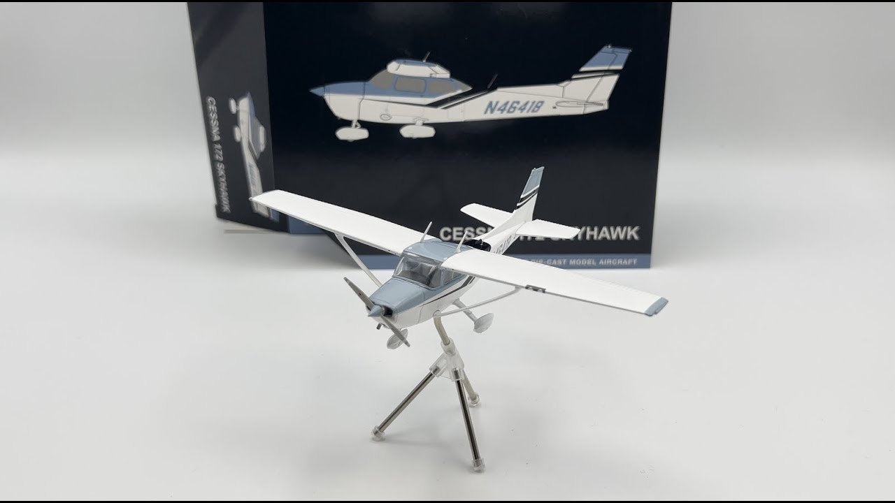 Распаковка и демонстрация модели самолета Gemini Jets General Aviation Cessna 172 Skyhawk в масшт...