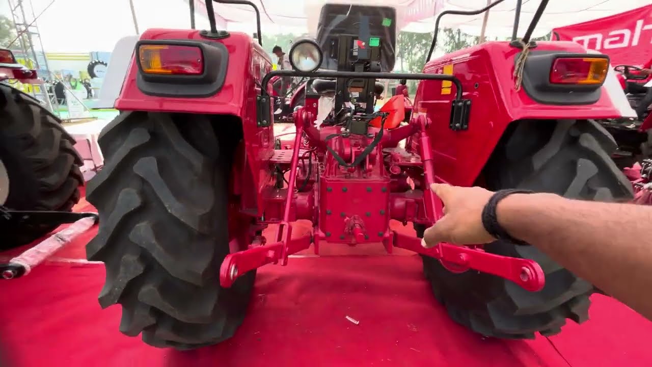 Mahindra का नया 50HP ट्रैक्टर अब आ गया 16/09/28 के टायर मैं | New Mahindra 585 New Model 2025