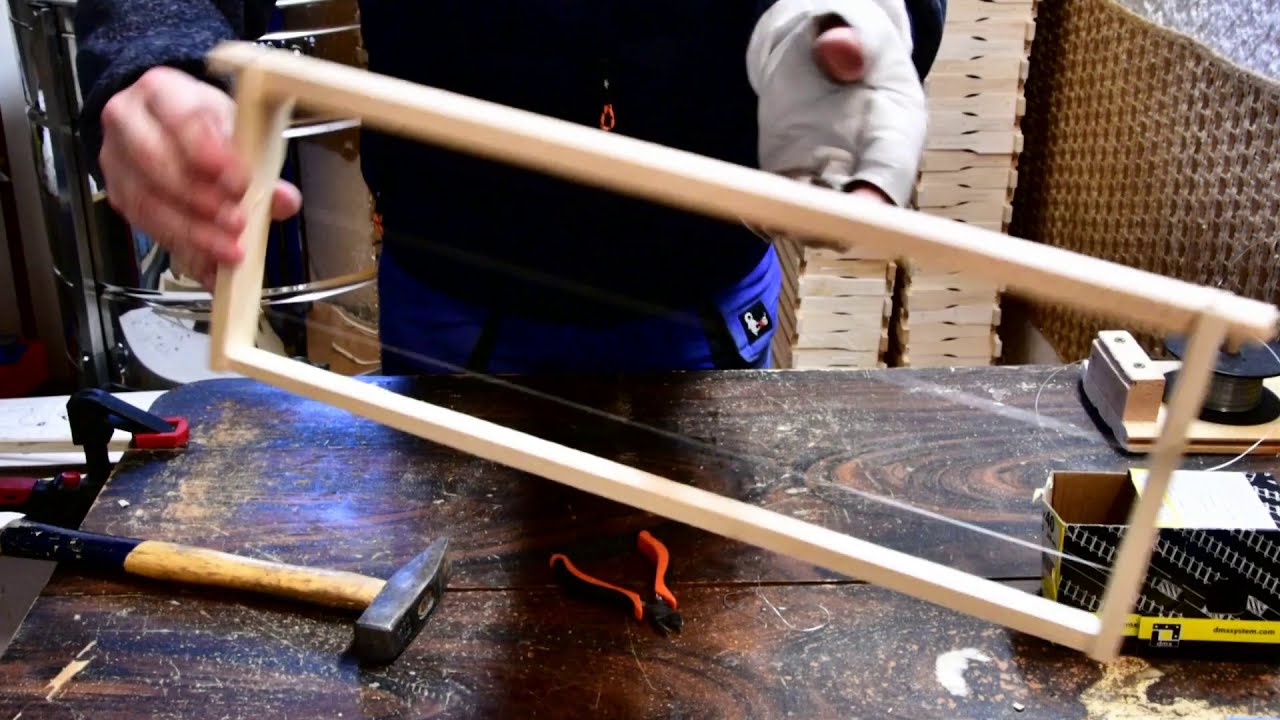Montáž rámikov Langstroth 2/3.    Langstroth Wooden Bee Frame Assembly