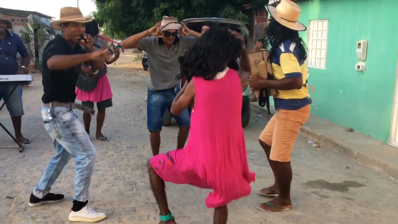(Faz o sinal do Boi) Banda virada Forrozeira mazinho moreno