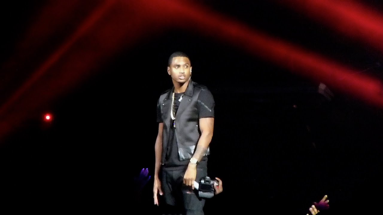 TREY SONGZ (LIVE) 10.30.14 @ POWER 105.1's POWERHOUSE