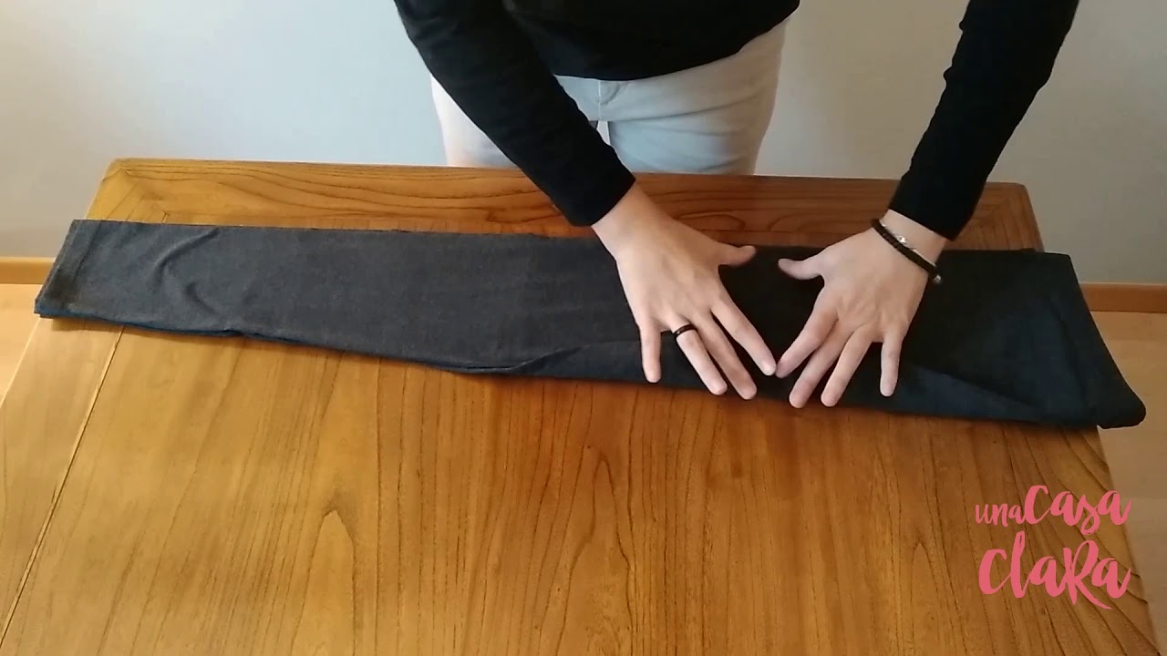 C&oacute;mo doblar pantalones para ahorrar espacio con el m&eacute;todo Konmari