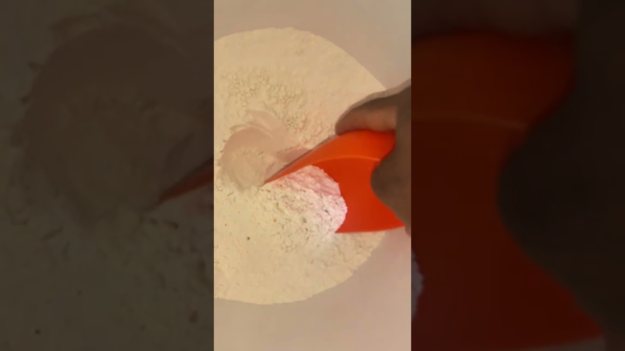 How to make a beautiful cake 🎂 #cake 