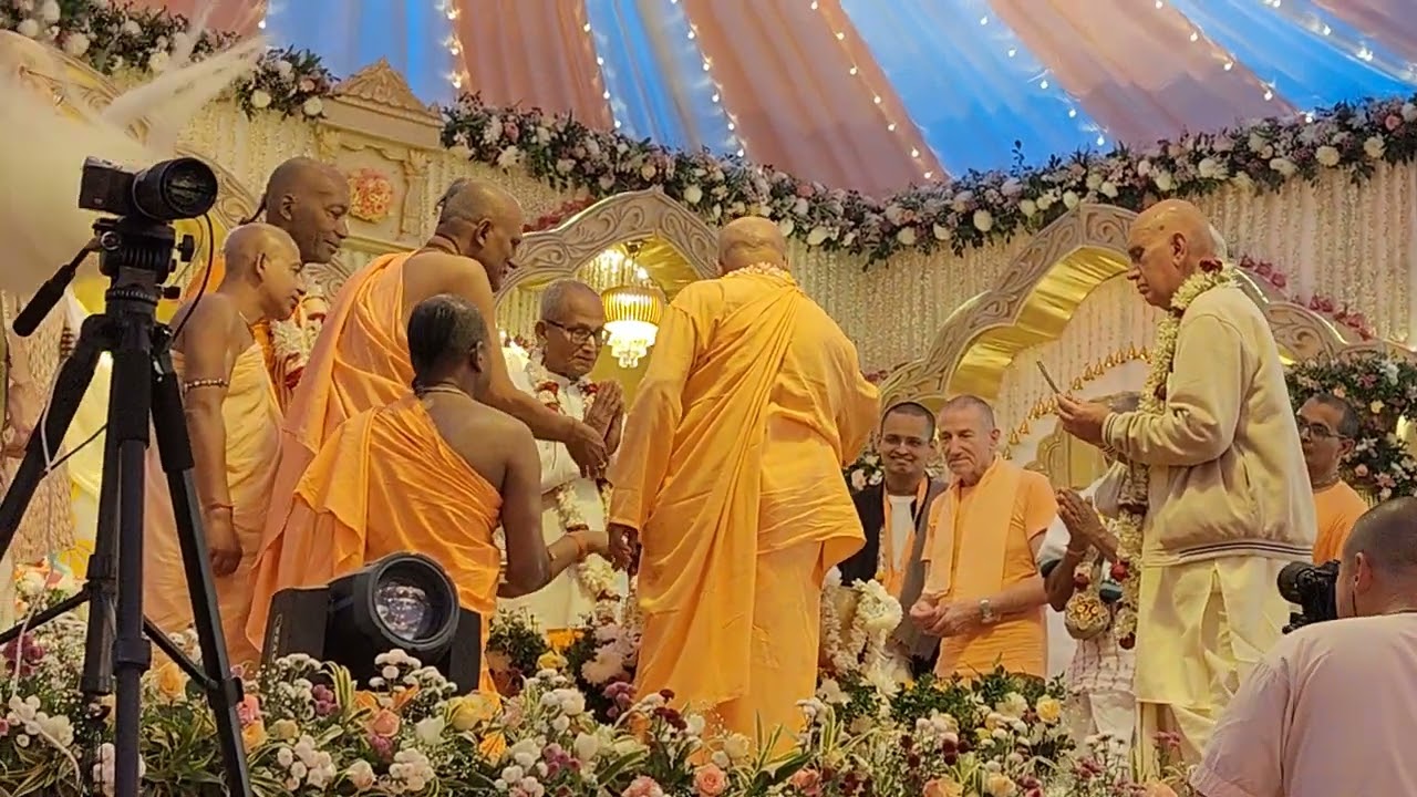 HH subhag swami guru maharaj 85 vyasa puja. Prabhupada Abhishek 23/12/24.