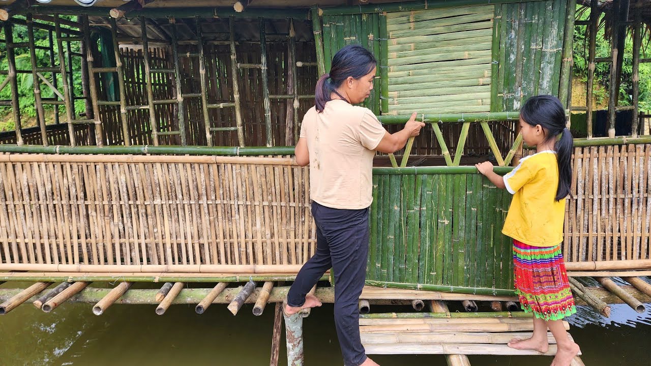 Single girl makes a house door out of bamboo/lý sểnh single