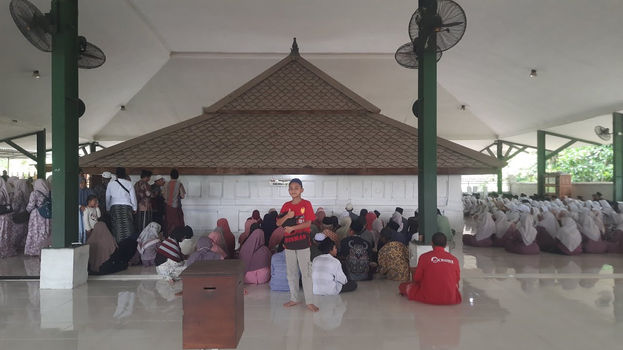 Berziarah ke Makam Sunan Drajat Lamongan 