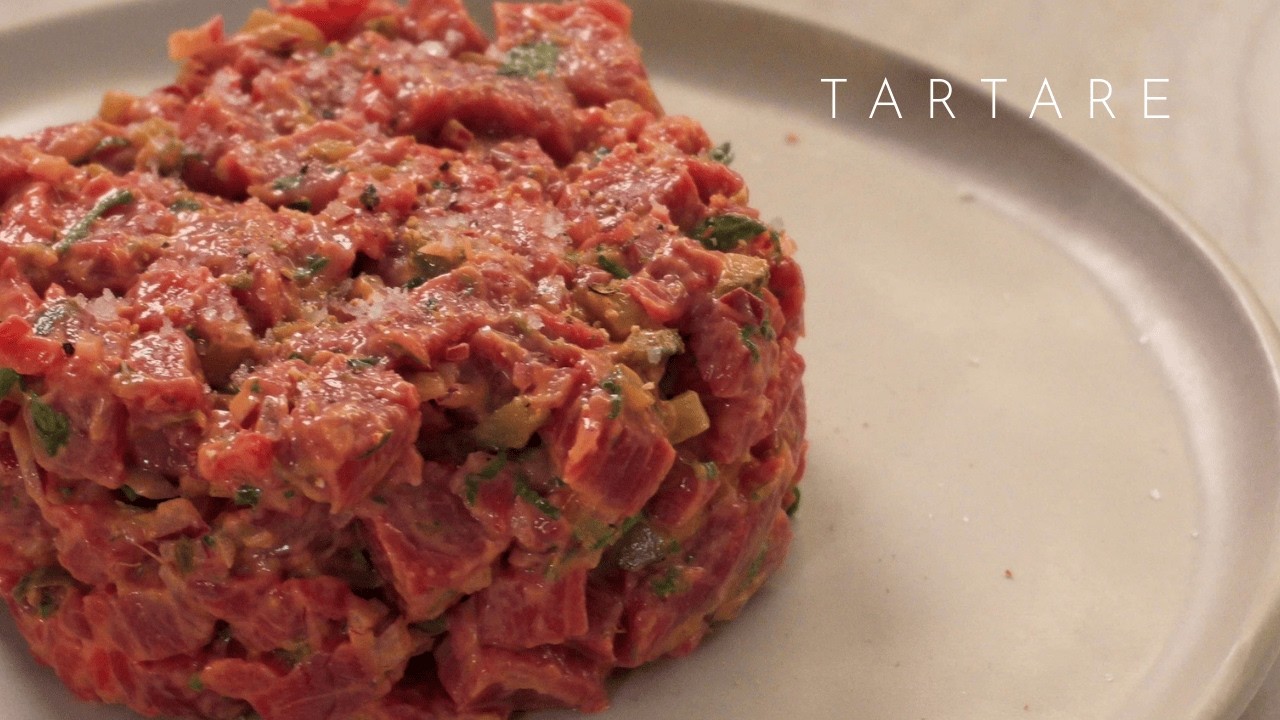 Como fazer um Steak Tartare do jeito CERTO - e um tartare de tomates assados vegano alternativo!