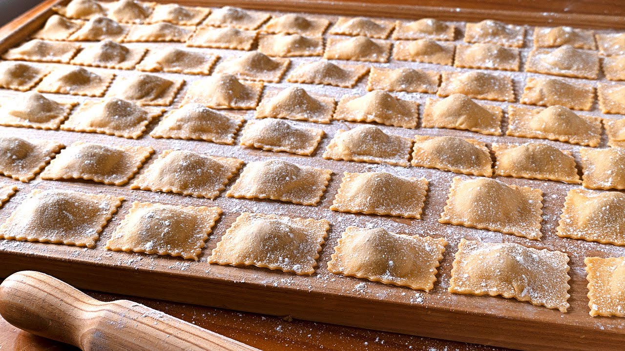 RAVIOLI (RAVIOLES) DE CARNE 100% CASEROS. Cómo hacer la masa y el relleno para los ravioles FÁCIL