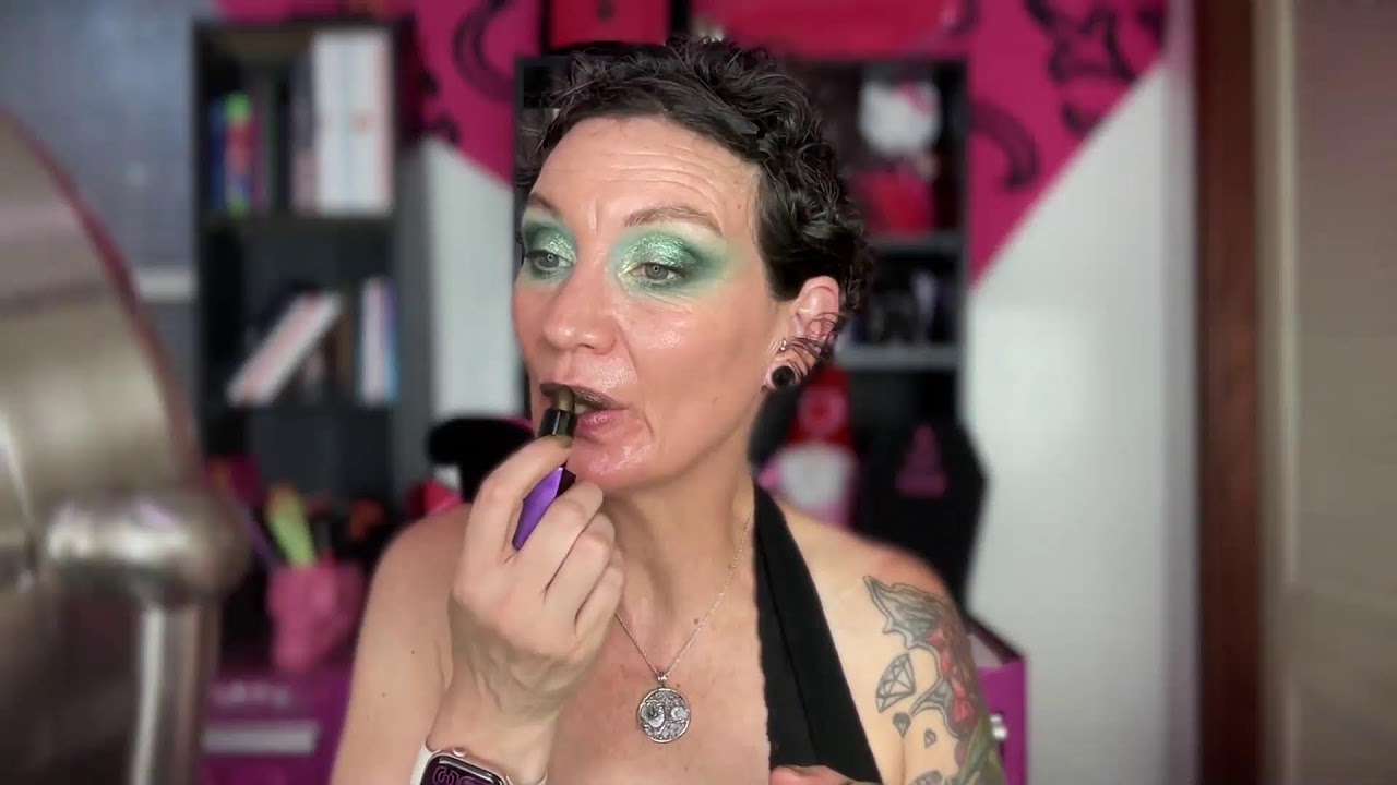 Do I actually remember how to do my eyeshadow?