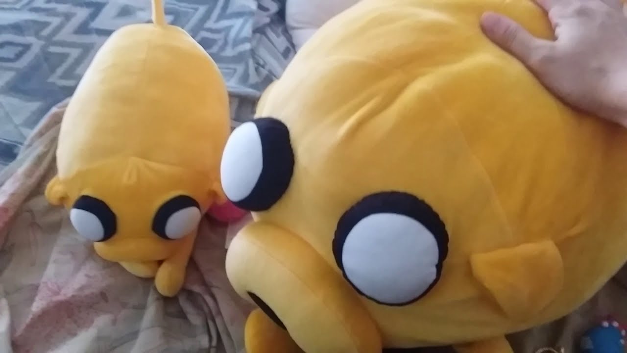 Small Jake Plush amd Heart Keychain (from miniso)