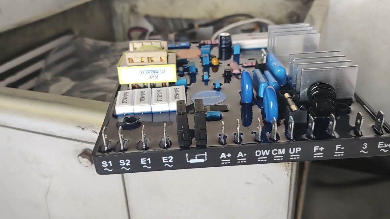 Como funciona regulador de tensão AVR OPT-06  Grt7 th4 R2 10a marca Reaciona