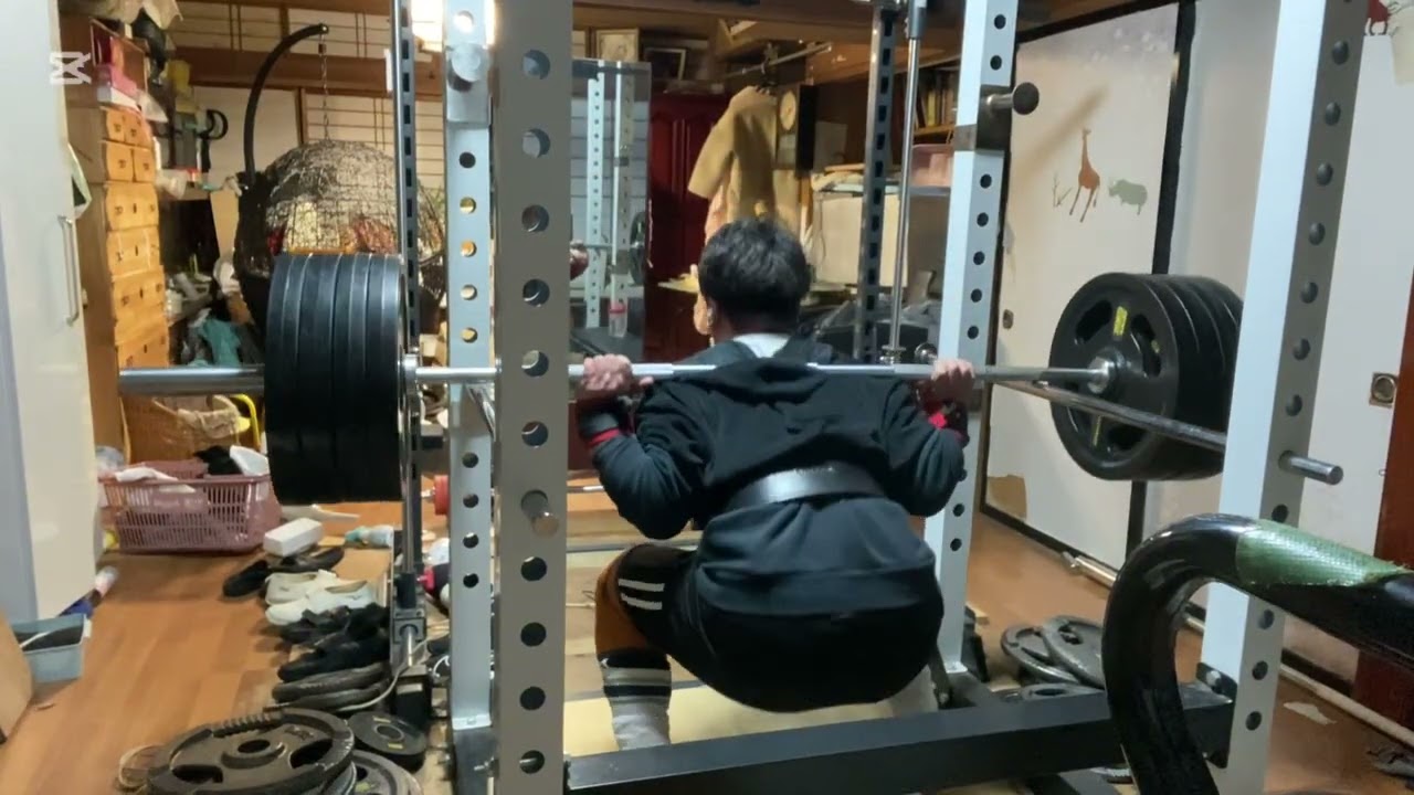スミスマシン　160キロ5回5セット→ドロップセット　スクワット　180キロ6回2セット→ドロップセット