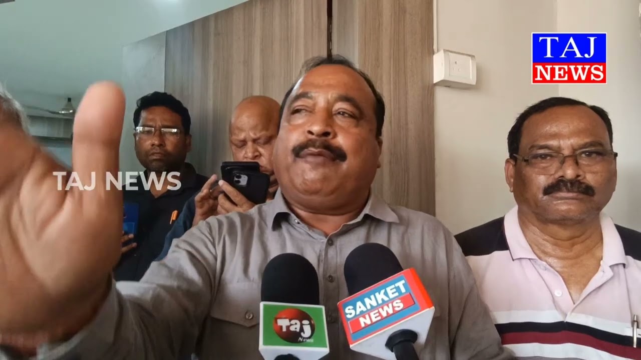 ବିଭିନ୍ନ ଦାବି ନେଇ ପରିବହନ ଅଧିକାରୀଙ୍କ ଅଫିସ କୁ ଘେରିଲେ ବସ ଓ ଟ୍ରକ ମାଲିକ