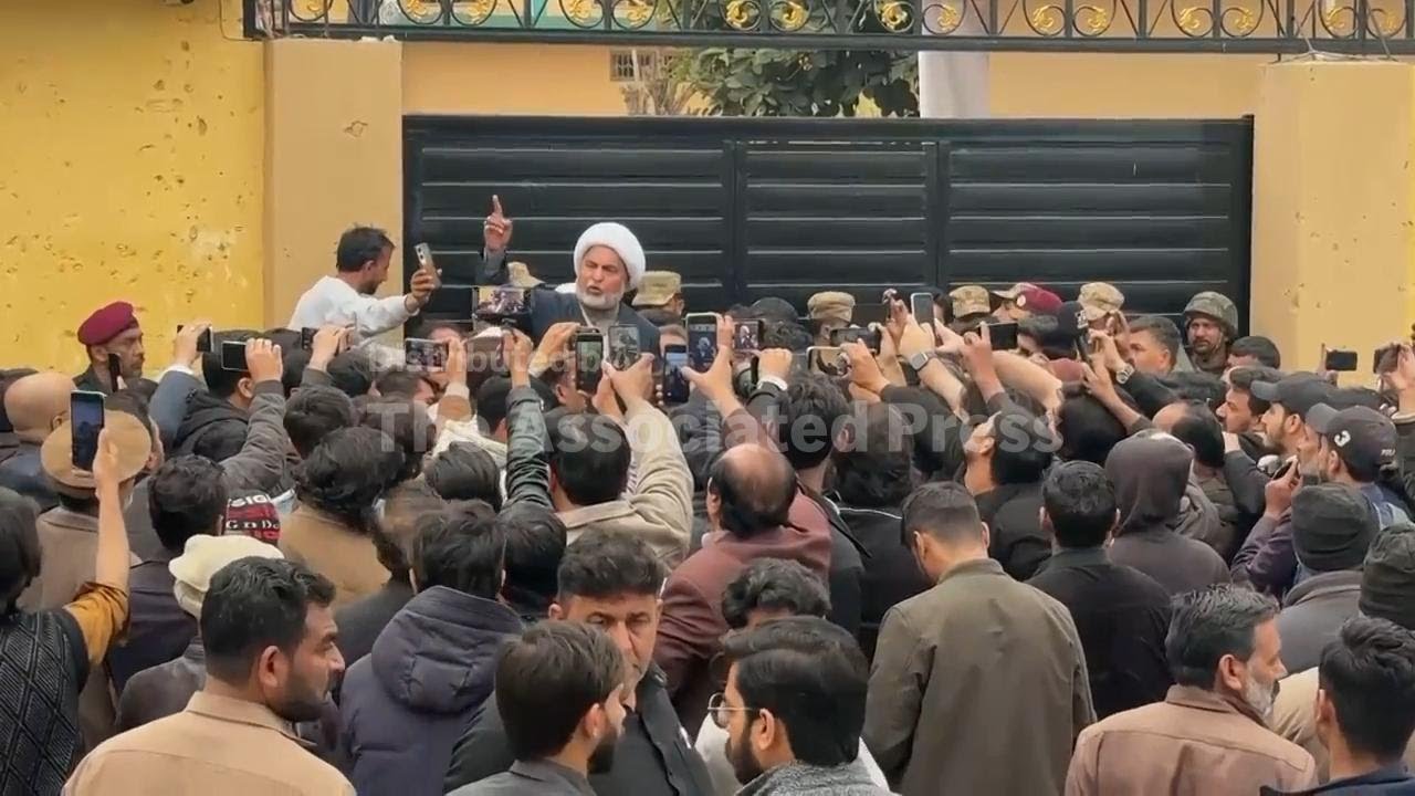 Bombing at Shiite mosque in Islamabad kills dozens and wounds many more