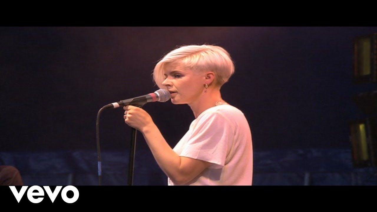 Robyn - Be Mine (Live at V Festival 2008)
