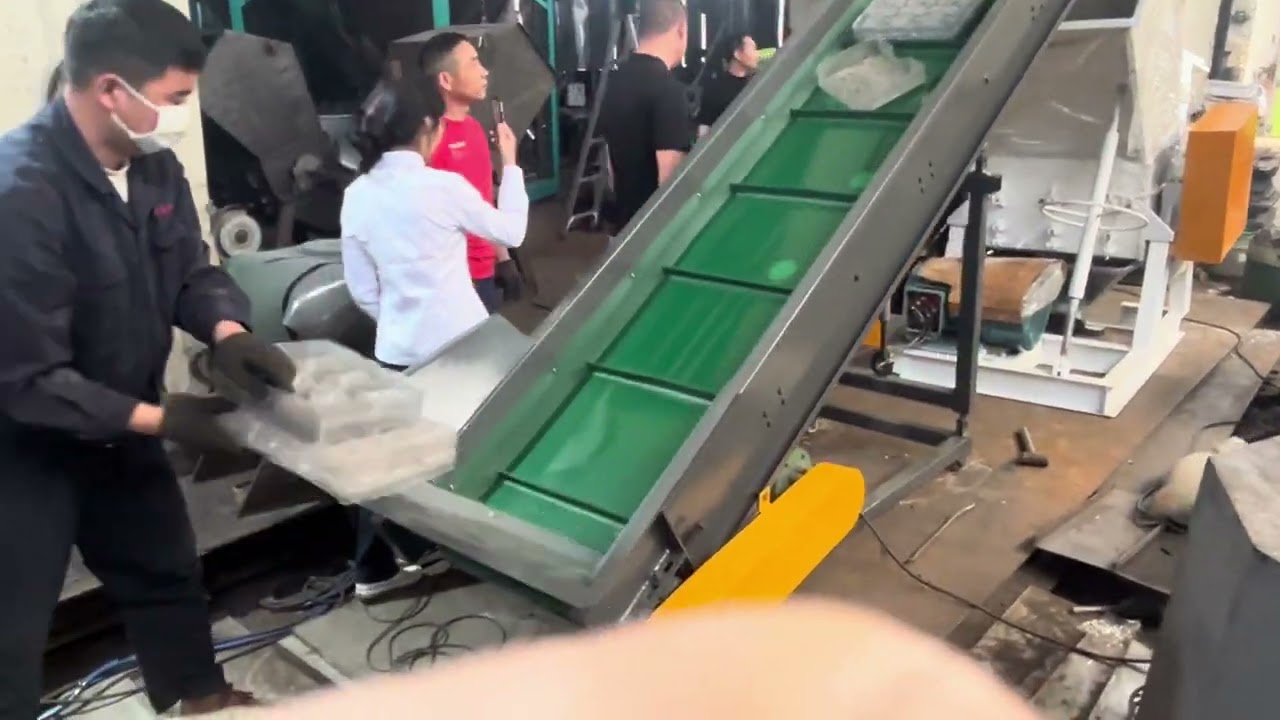 Plastic recycling machine. Plastic crusher