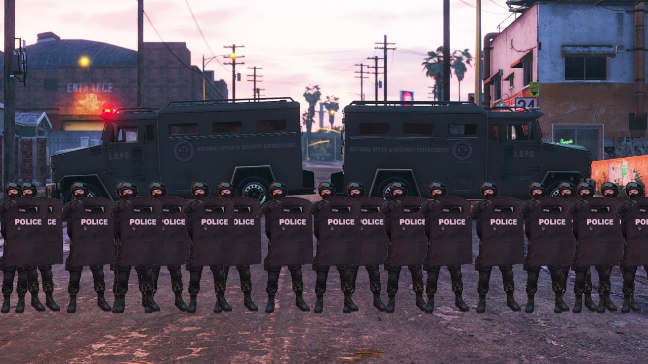 GTA 5 - LSPDFR Playing As A Cop Episode #89: SWAT Patrol 22: GROVE STREET RIOT (Riot Shields)