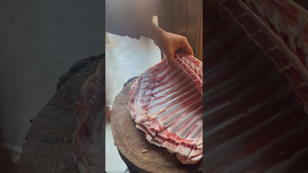 mutton cutting is a unique job and it's matter skills