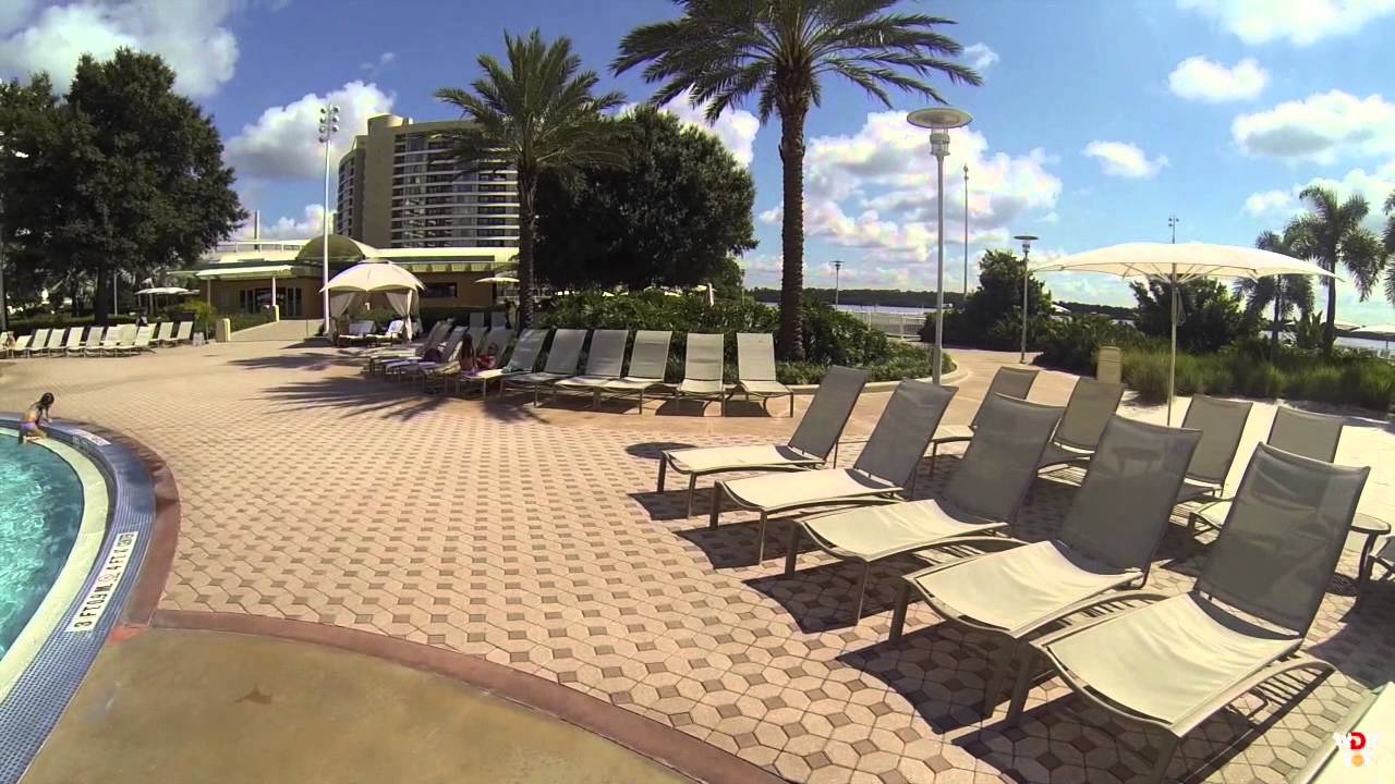 Contemporary Resort - Wave to Pool