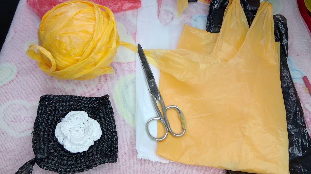 🛍️ cómo cortar ✂️ bolsas plásticas recicladas♻️para tejer #reciclaje #manualidades #tejer