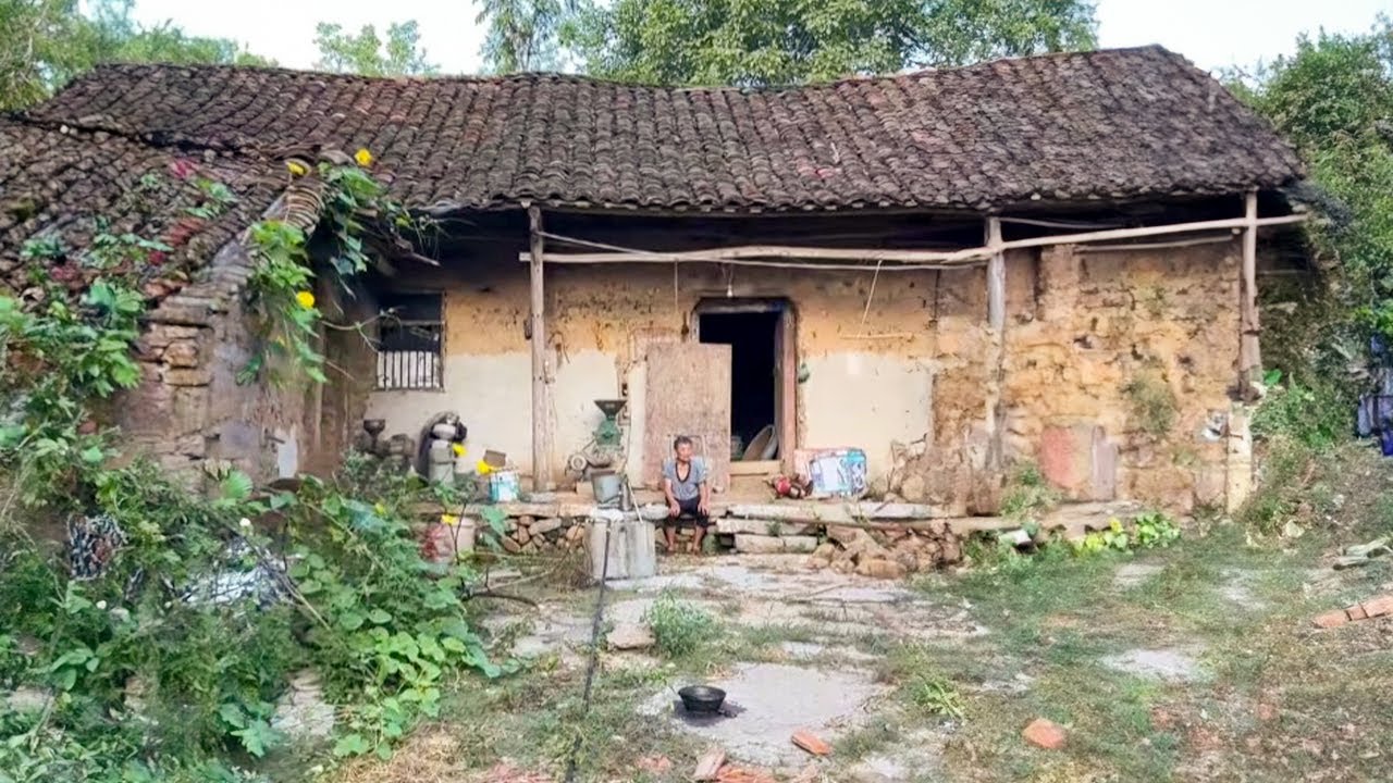 Grandpa Lives in a Dilapidated House ~ I Renovated It as a Gift, Grandpa Cried