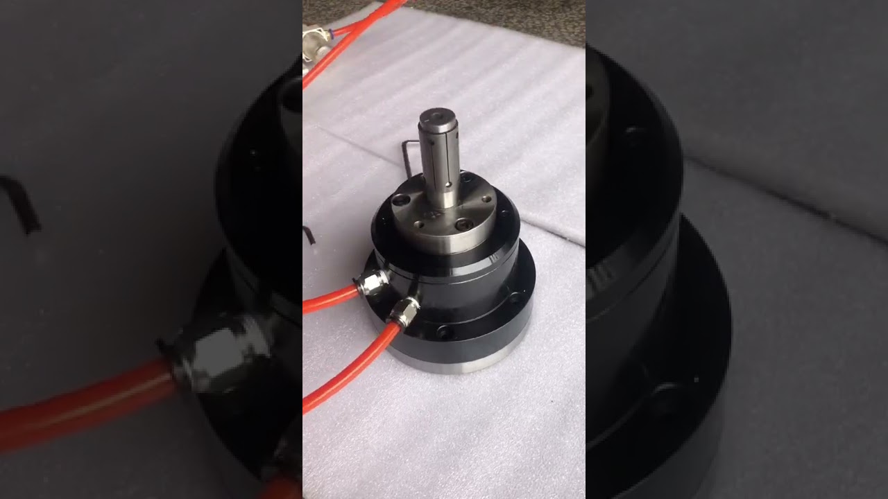 Pneumatic expanding rotary chuck, according to the workpiece hole manufacturing collet