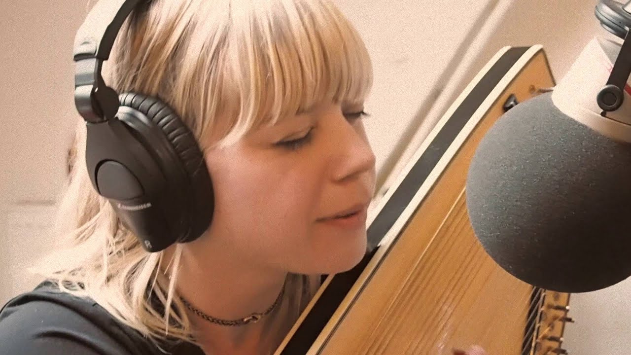 Basia Bulat - 