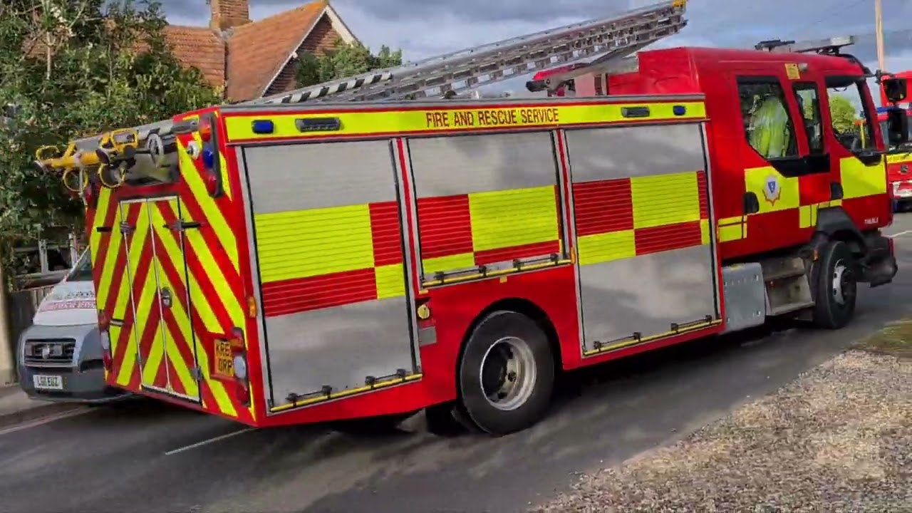 8 pump fire, Green Farm, Theale Road, Burghfield,  Berkshire  - 25/7/2022