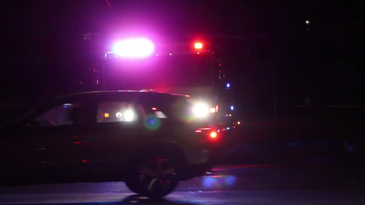 [The Woodlands Fire Department] (Q siren + Wail) Truck 101 responding to a Fire Alarm.