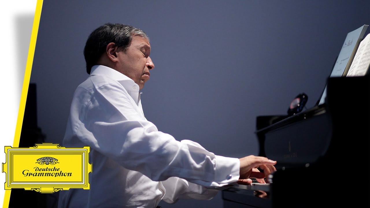Murray Perahia - Bach: The French Suites - Suite by Suite - No.1 in D Minor (Interview/Performance)