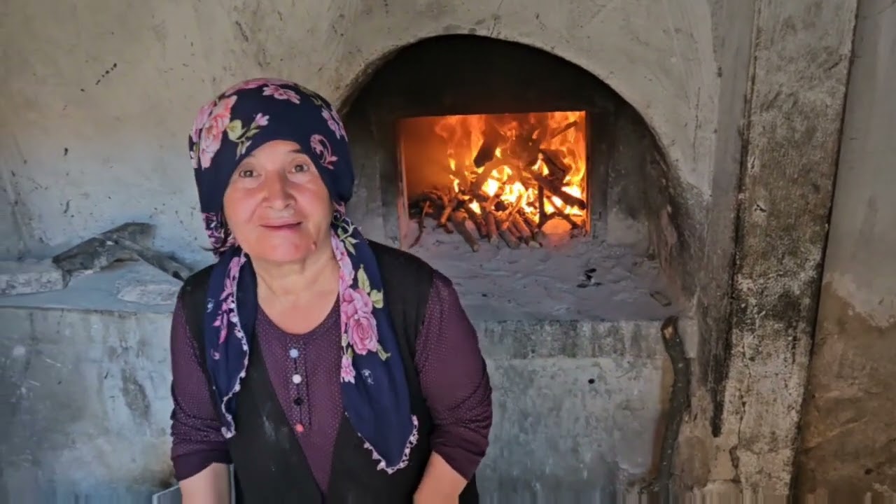 DEMİRCİ'nin MAHMUTLAR KÖYÜNDE KÖYLÜLER İPLİK KAVURMASININ YAPIMINI ANLATIYOR 16-06-2024