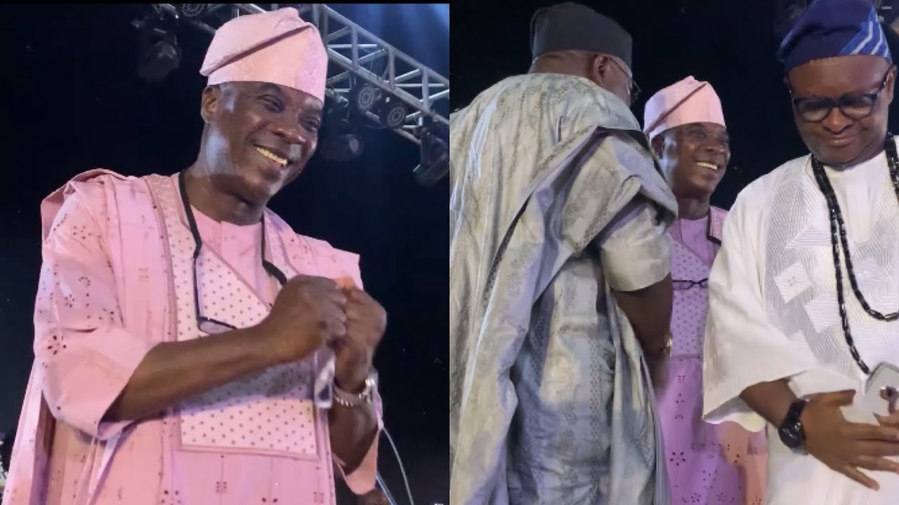 WHAT A SURPRISE!SEE AS WASIU AYINDE CHILDHOOD FRIENDS GAVE HIM A LOW-KEY HUGE OF MONEY ON STAGE 