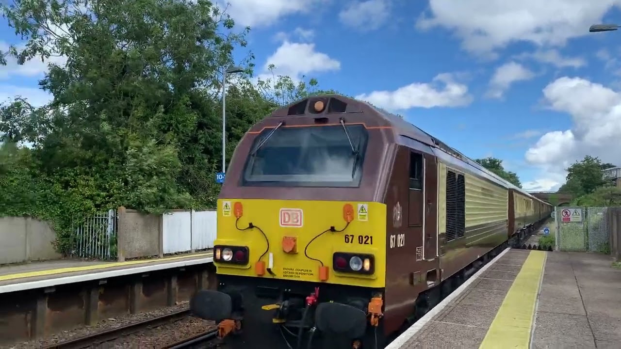 Belmond Pullman class 67 021 arriving into whitstable with a 2 tone