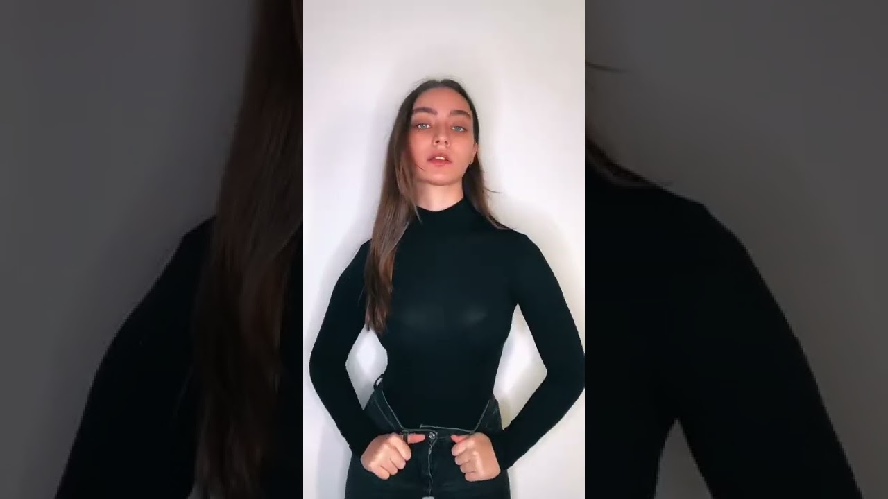 How to pose like a MODEL - Pt.2 #shorts #model #pose