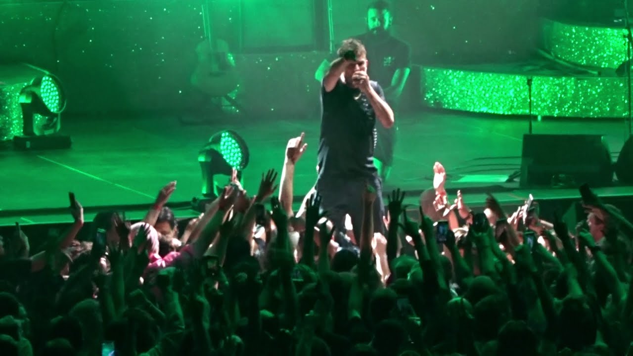Gorillaz (06) Rhinestone eyes (Vancouver, Canada) (09-11-2022)