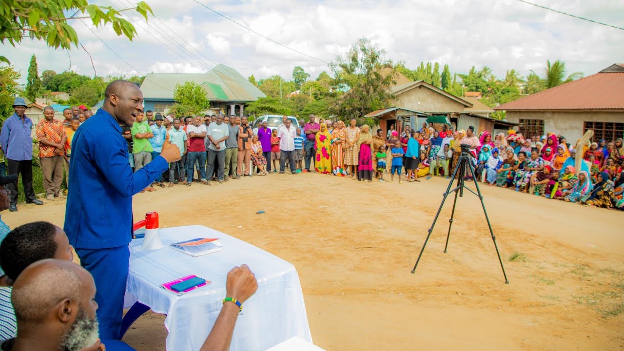 DC KOMBA AFIKA ENEO LA MGOGORO WA ARDHI MJI MPYA | AWASIKILIZA WANANCHI | ASEMA HILI HALIWEZEKANI