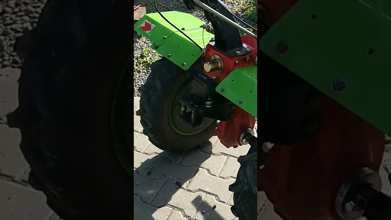 Spălat și vopsit aripi motocultor DKD 18 cp