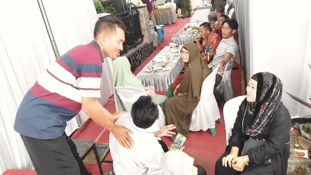 Dangdut SEBUJUR BANGKAI Cipt. H. Rhoma lrama di acara Nikah Estrina K 