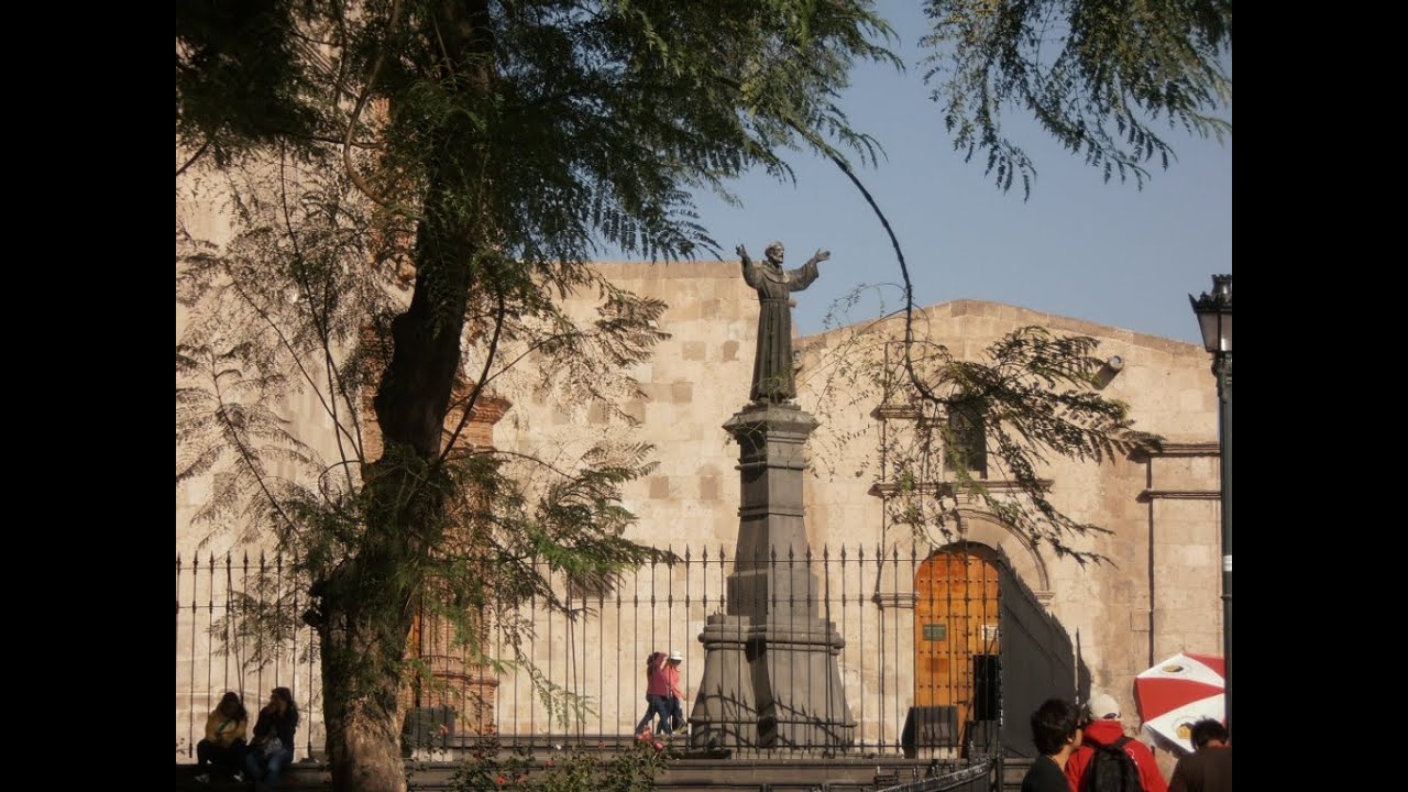 IGLESIA y PLAZA SAN FRANCISCO ( Arequipa-Perú)