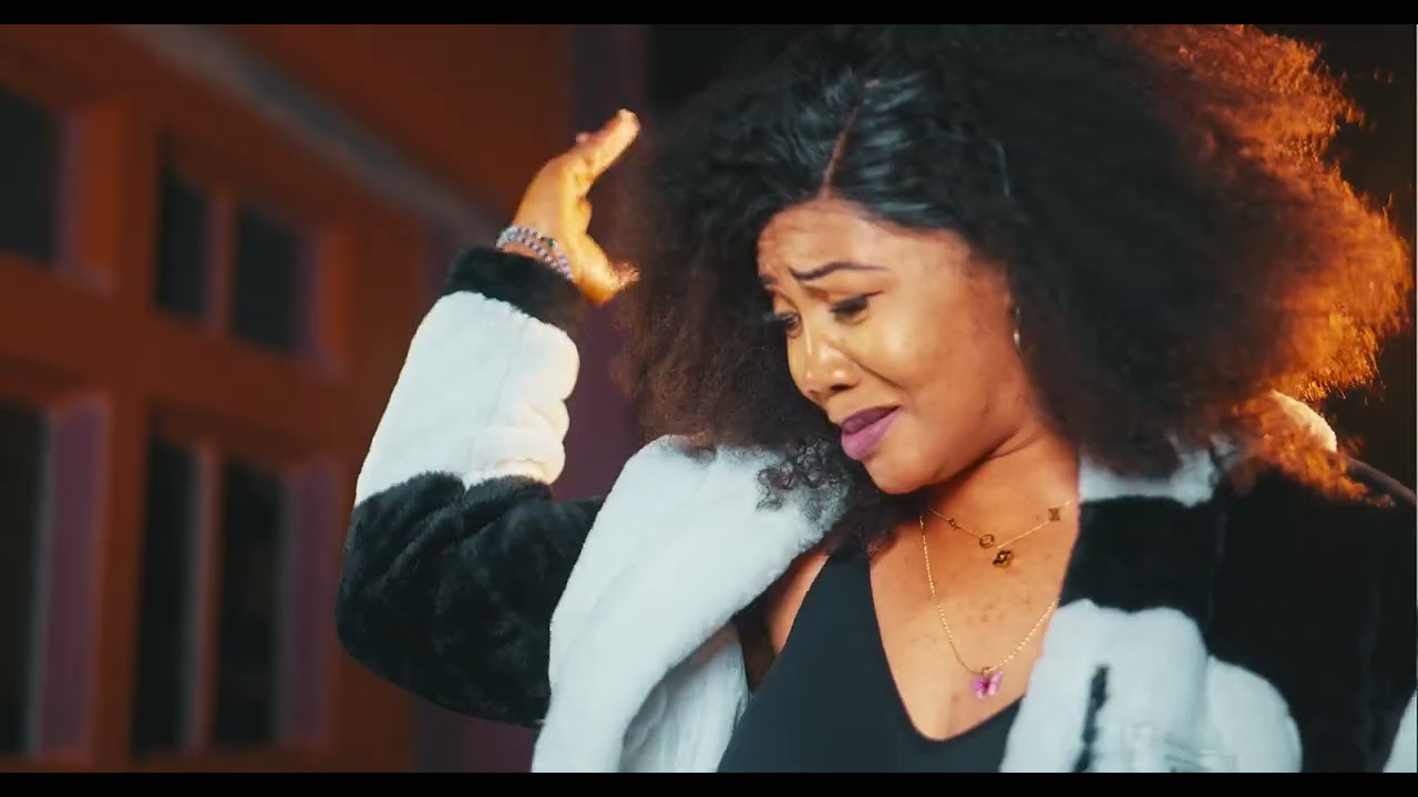 RS 28_ALLÔ LOLA 📞📞 (Clip Officiel)