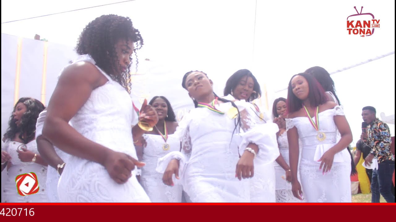 The beautiful Queen's of Kinas school of Cosmetology. Kinas pay less learn more.