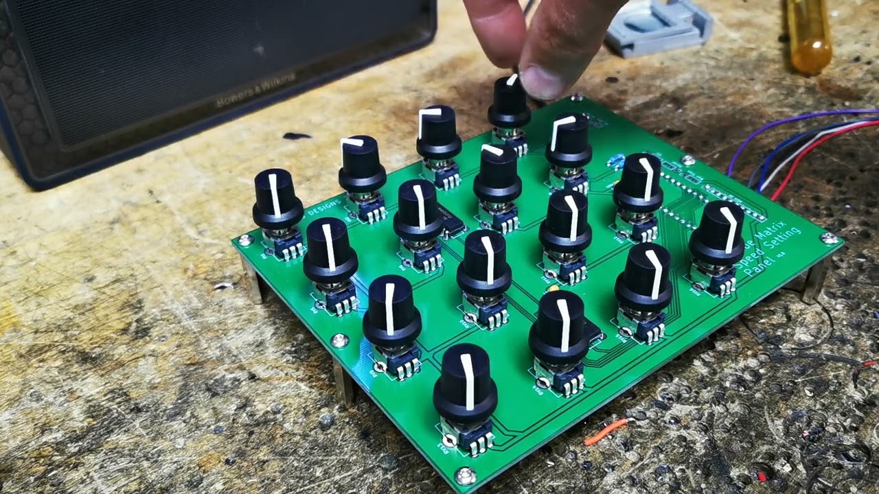 Tiny little Drone / Noise Synthesizer using a single Arduino Nano as the sound source