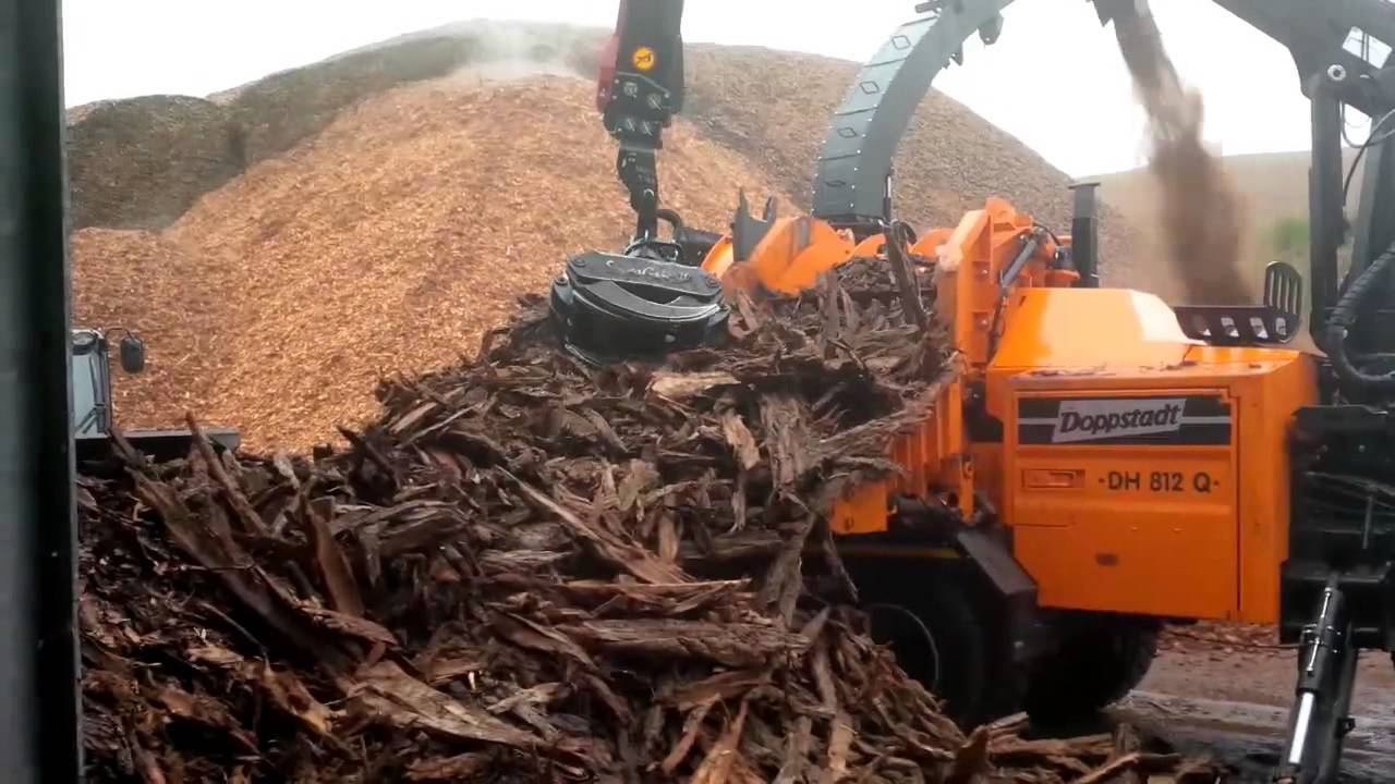 Doppstadt Chipper DH 812 - powered by "Fendt 939 vario" and by "a-mag" Truck