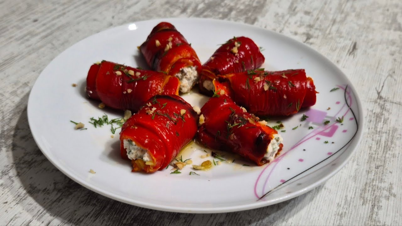 Bu lezzet anlatılmaz, yapılır ve yenir. Peynir dolgulu, zeytinyağlı biber sarma.