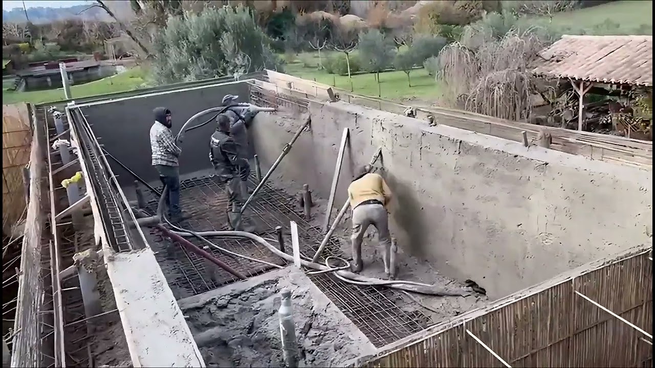 Un chantier Grand Sud Piscines : gunitage d’une piscine miroir