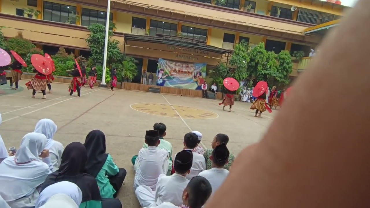 Demos Tari